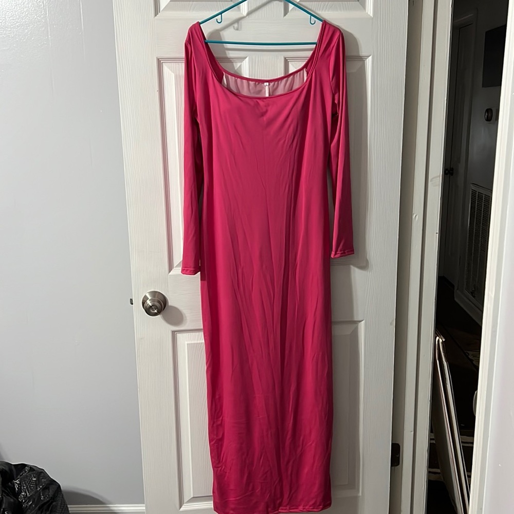 Woman maxi Dress with built in bra and tummy control.